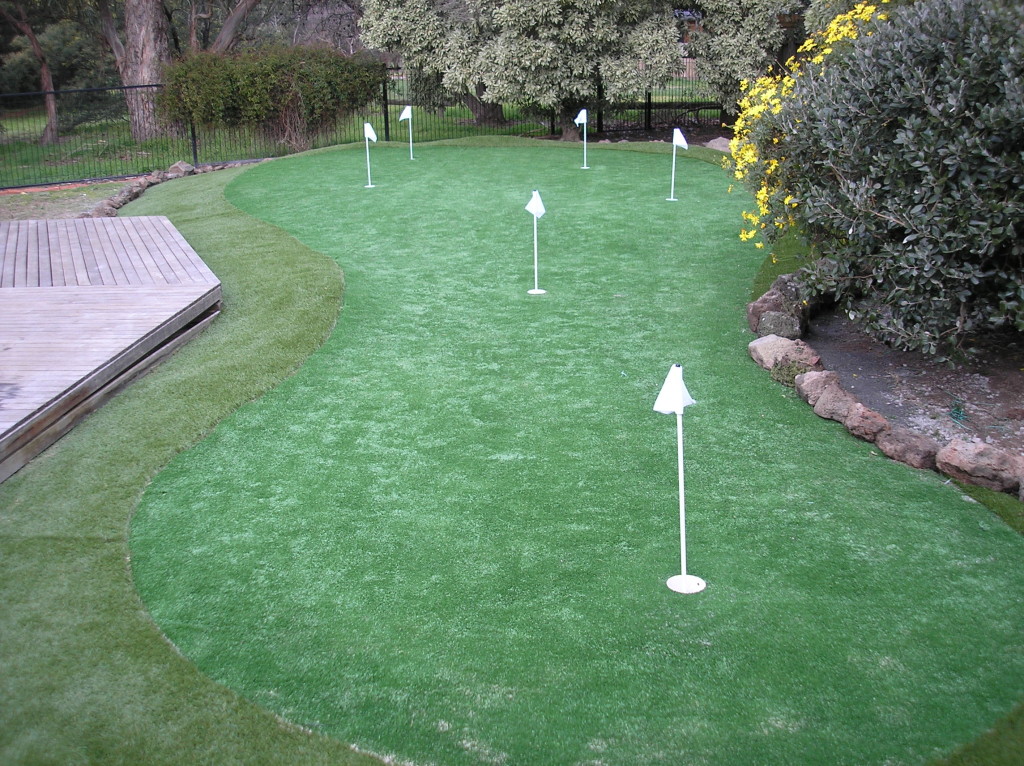Synthetic Grass Putting Greens